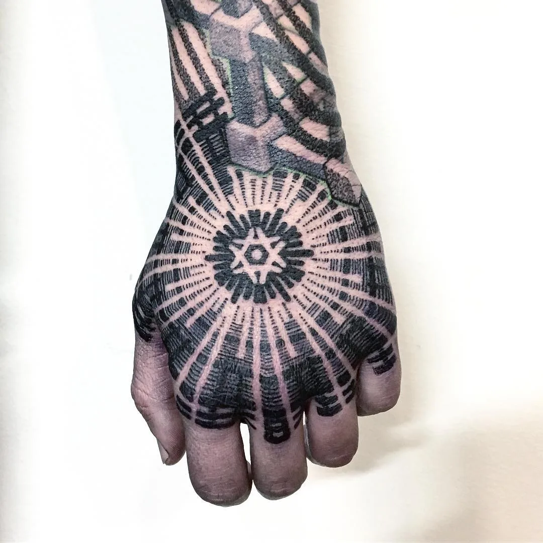 Tattoo artist Daniele Lo Scritto, blackwork, dotwork, ornamental tattoo | Zurich, Switzerland