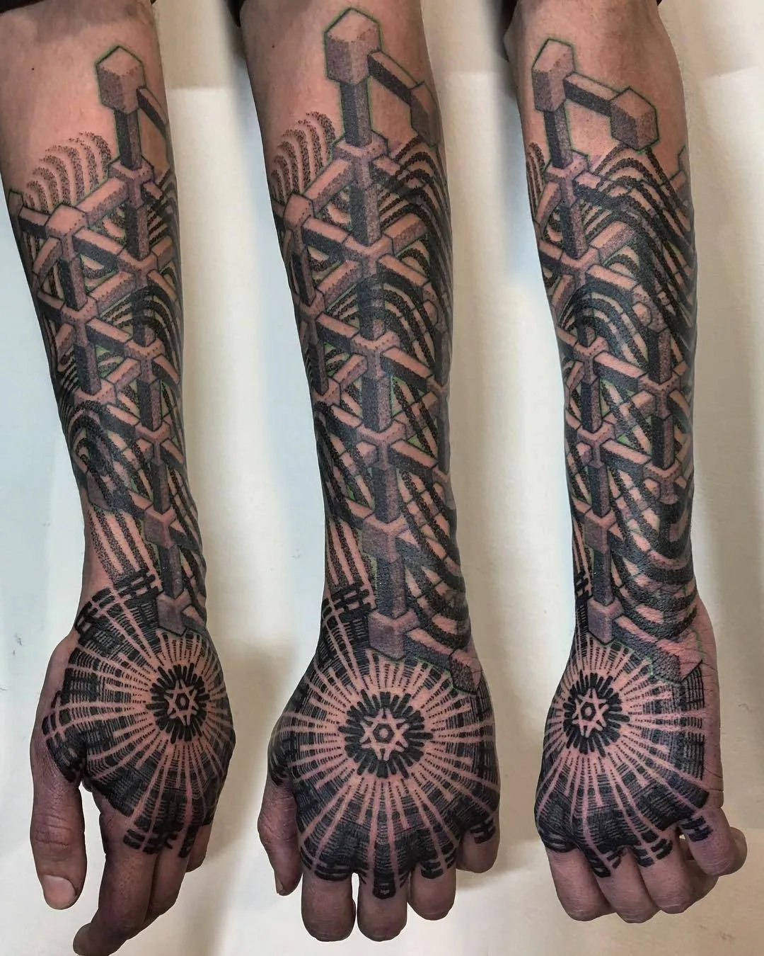 Tattoo artist Daniele Lo Scritto, blackwork, dotwork, ornamental tattoo | Zurich, Switzerland