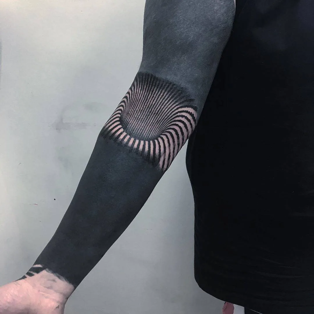 Tattoo artist Daniele Lo Scritto, blackwork, dotwork, ornamental tattoo | Zurich, Switzerland