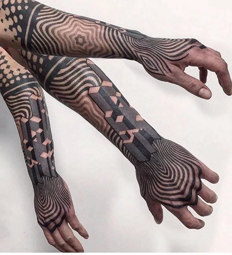 Tattoo artist Daniele Lo Scritto, blackwork, dotwork, ornamental tattoo | Zurich, Switzerland