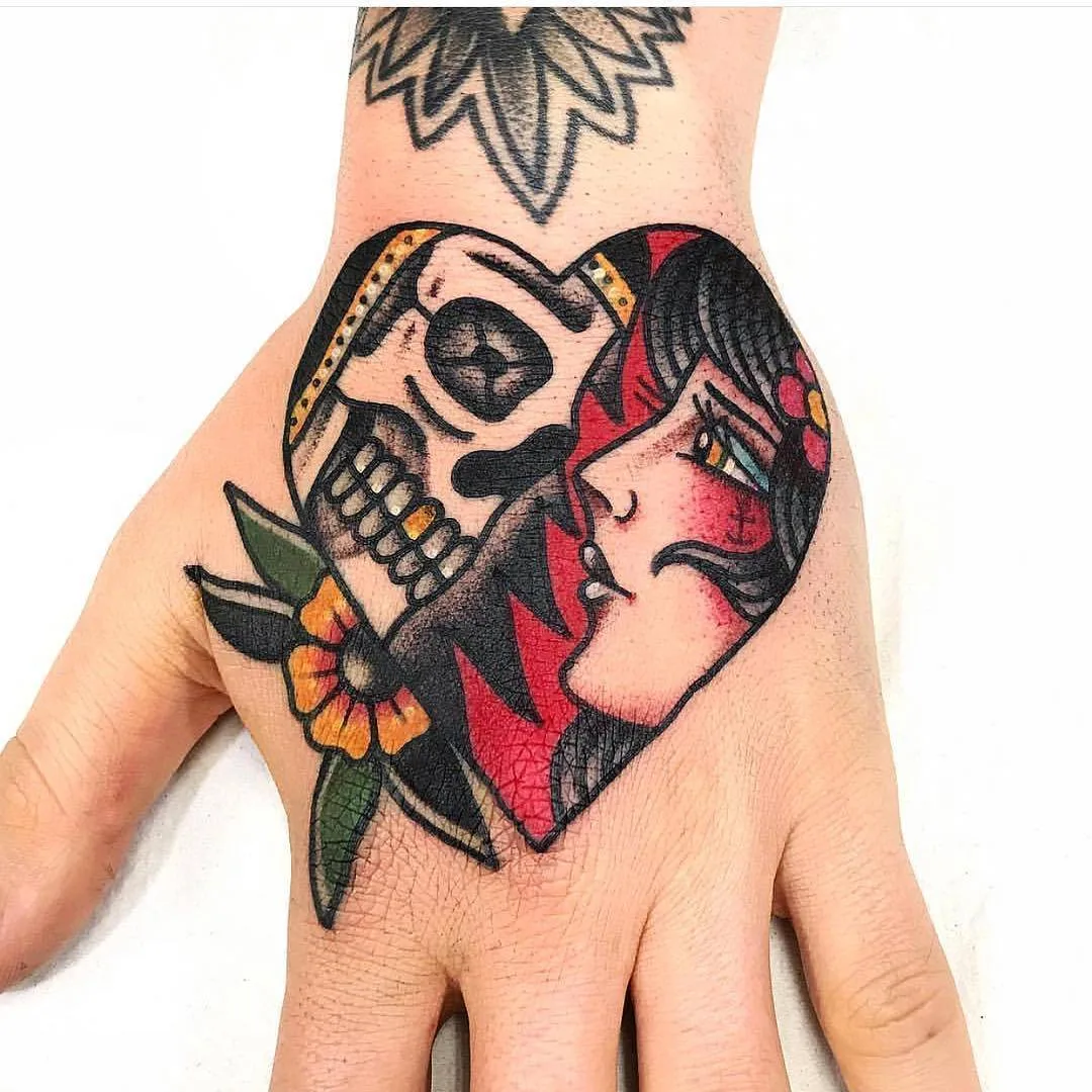 Artista del tattoo Dani Queipo, tattoo a colori tradizionali e di vecchia scuola | Londra, Regno Unito