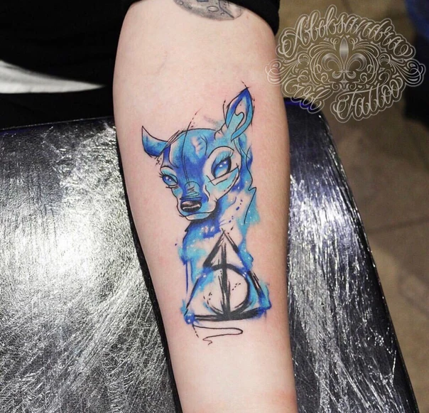 Акварель Deer, Geometric tattoo на Предплечье