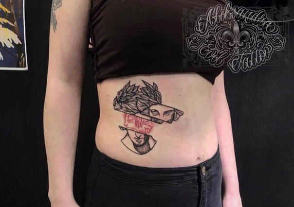 Лайнворк Portrait tattoo на Живот
