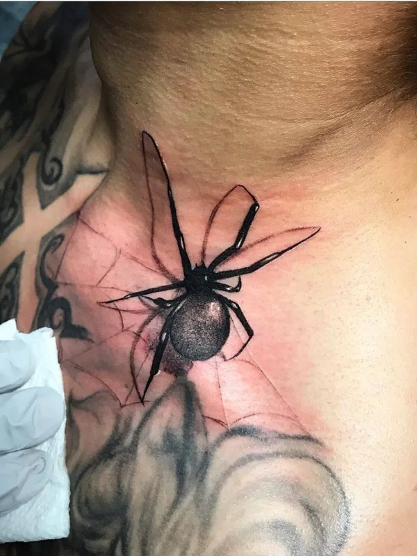 black blackwork Tatuaggio su chest #30454 | Tatuatore Jesse Garcia