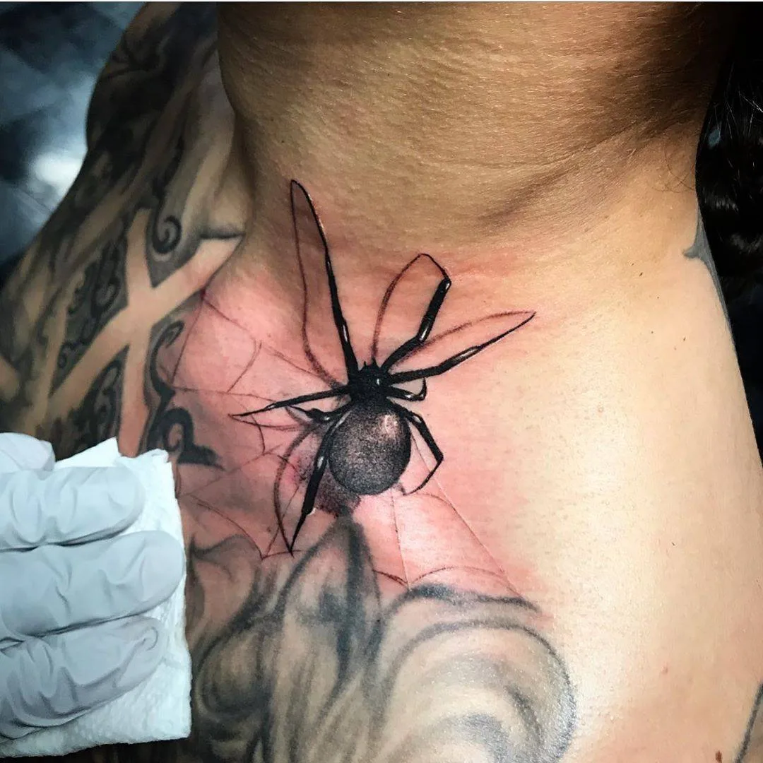 Tattoo artist Jesse Garcia, black and grey realistic spider tattoo | USA
