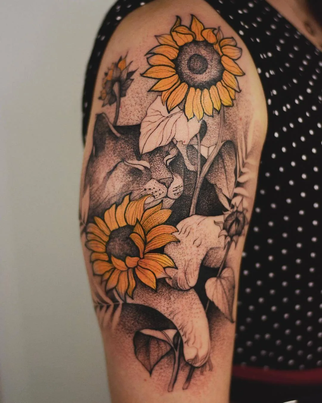 Artista del tatuaggio Dzo Lama, dotwork, acquerello, schizzo stile autore | Wroclaw, Polonia