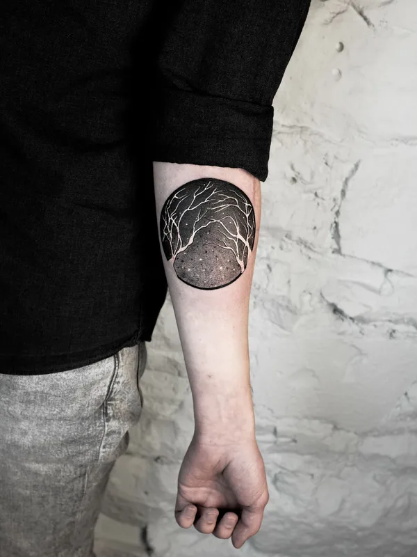 black blackwork tatouage sur forearm #36132 | Artiste tatoueur Джим