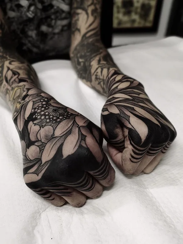 black blackwork tattoo on hand #36317 | Tattoo Artist Juvel Vazquez FIBS