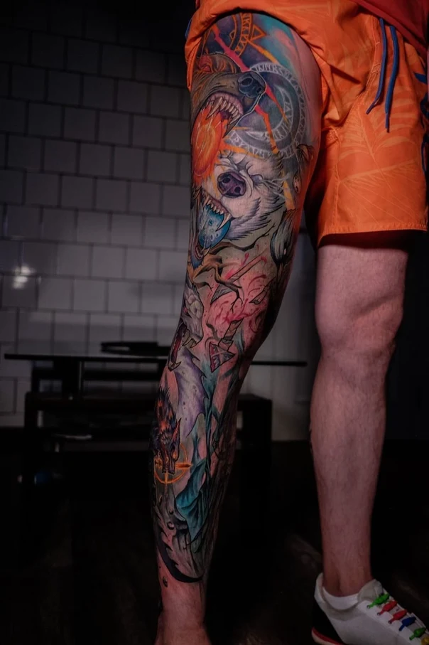 Иллюстративная Wolf, Fantasy tattoo на Thigh