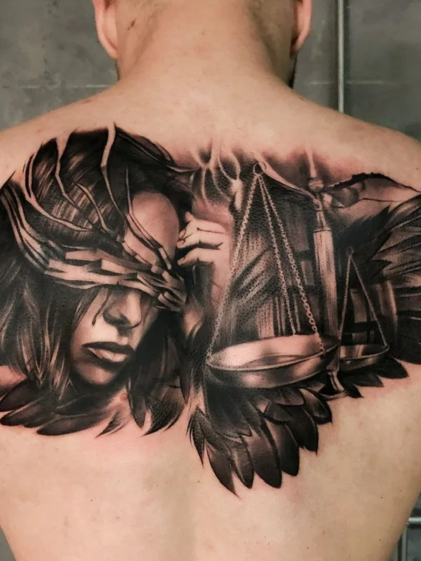 male black and grey realism tatuaje en upper back #40098 | Tatuador Ирина Чернова