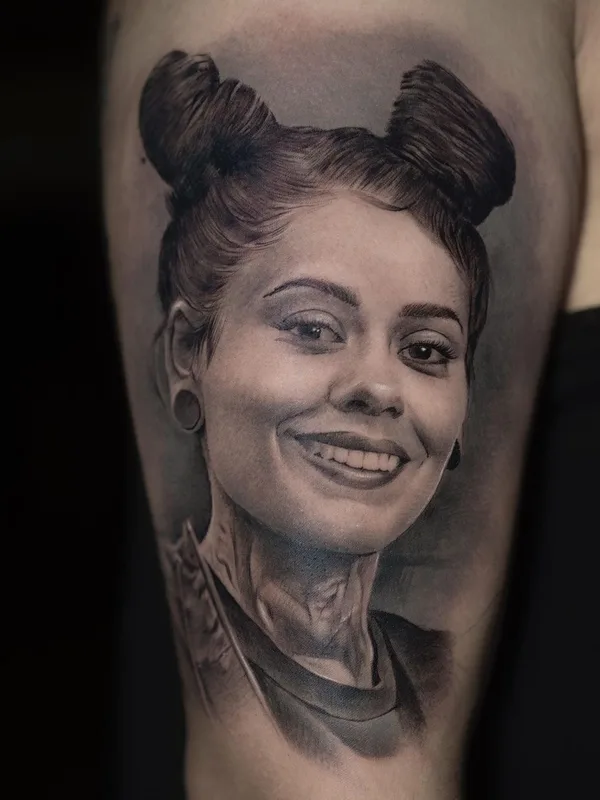 female black and grey realism Tatuaggio su upper arm #40116 | Tatuatore Денис Тидан Торикашвили