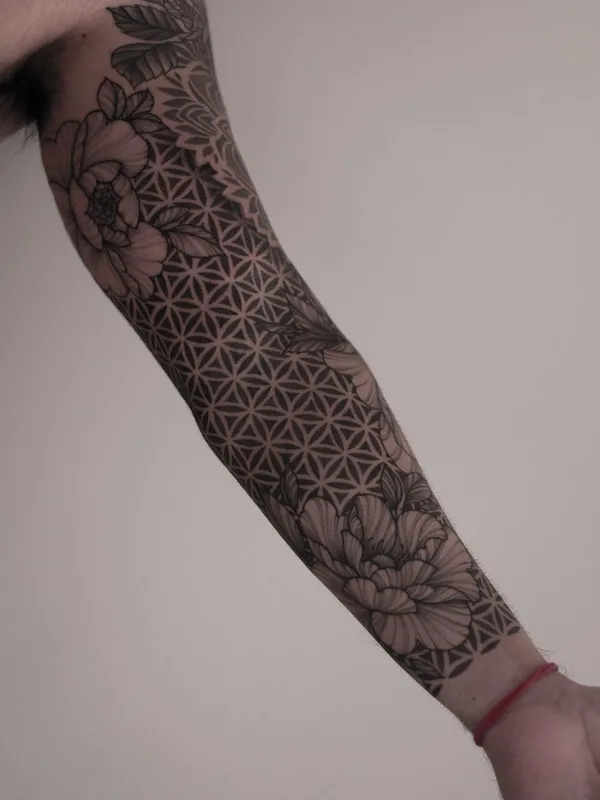 black and grey geometric Tatuaggio su full sleeve #40132 | Tatuatore Саша Масюк
