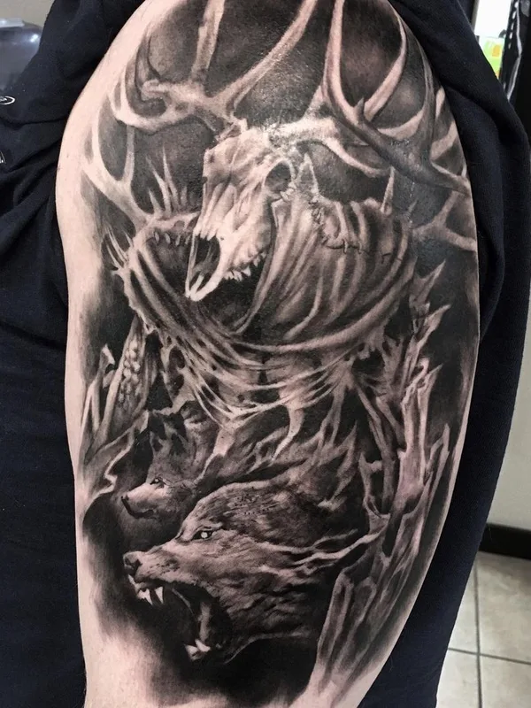 black and grey black and grey Tatuagem em upper arm #40201 | Tatuador Matt Mrowka