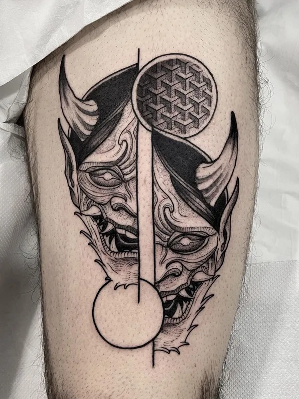 black and grey blackwork tatuaje en calf #40385 | Tatuador Luca Cospito