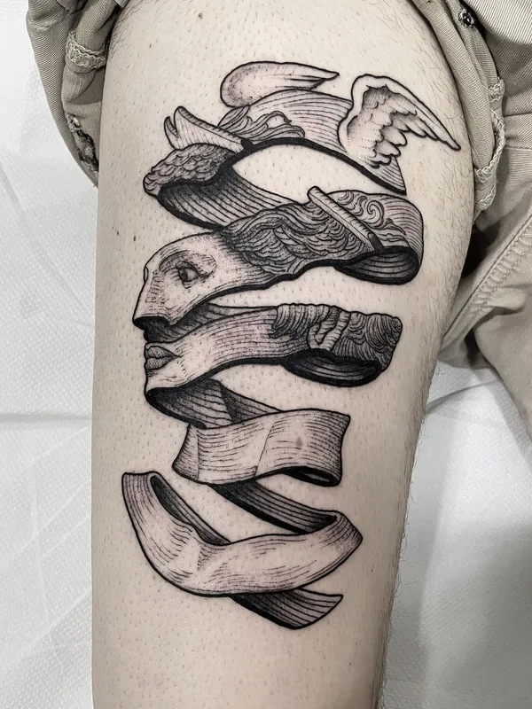 black and grey engraving tatuaje en thigh #40391 | Tatuador Luca Cospito