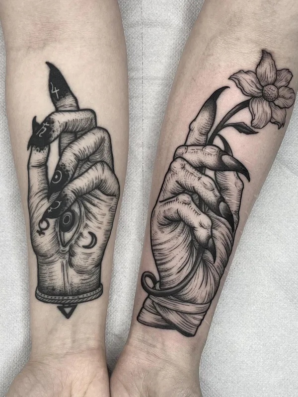 black and grey blackwork tatuaje en forearm #40380 | Tatuador Luca Cospito