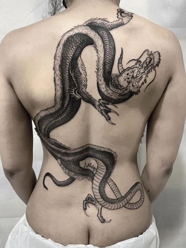 black and grey japanese tatuaje en full back #40382 | Tatuador Luca Cospito