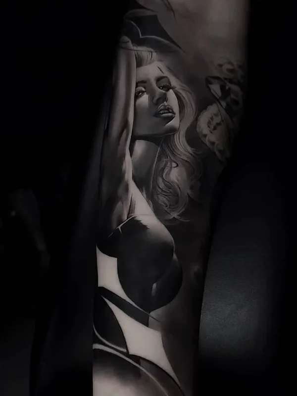 female black and grey realism 纹身 在 forearm #40408 | 纹身师 Gabriel Gonzalez