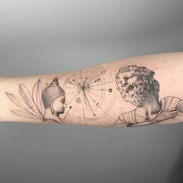 Чёрно-серая Buddha, Geometric tattoo на Предплечье