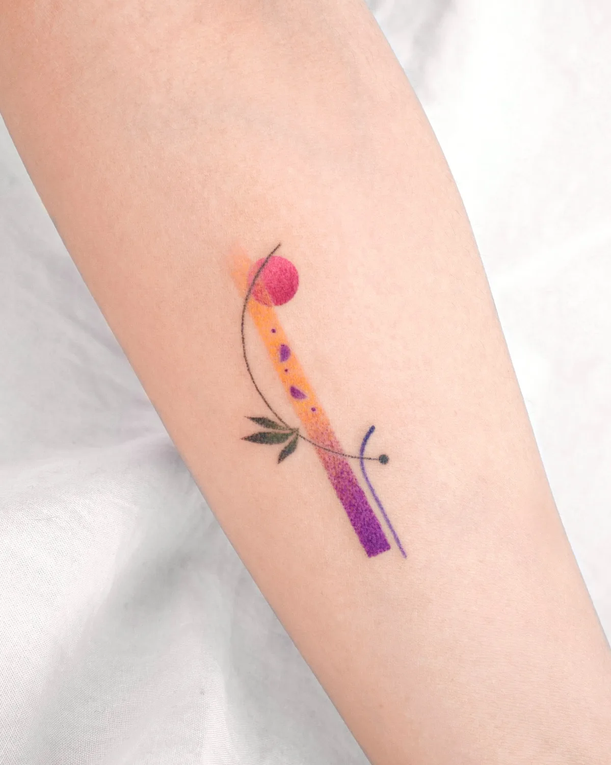 Tatuaggi geometrici minimalisti di Basil