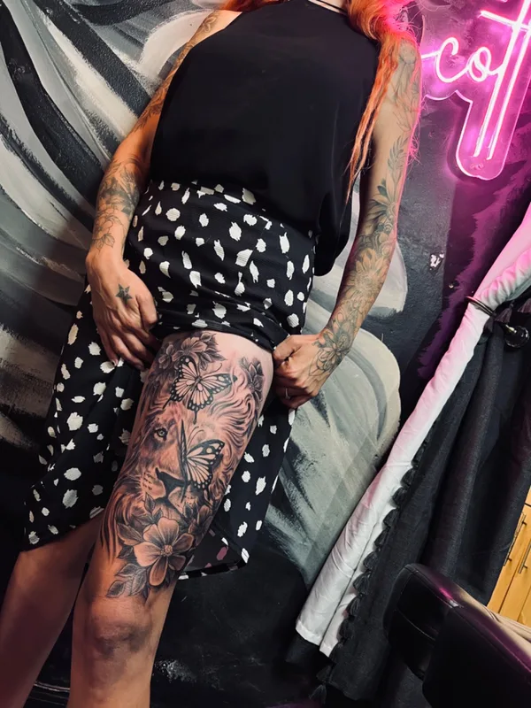 female black and grey realism tattoo on thigh #68985 | Tattoo Artist Scott Walker The inkwell