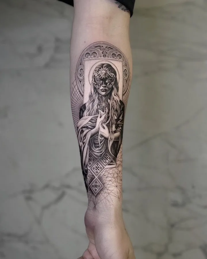 Tattoo artist Amalie