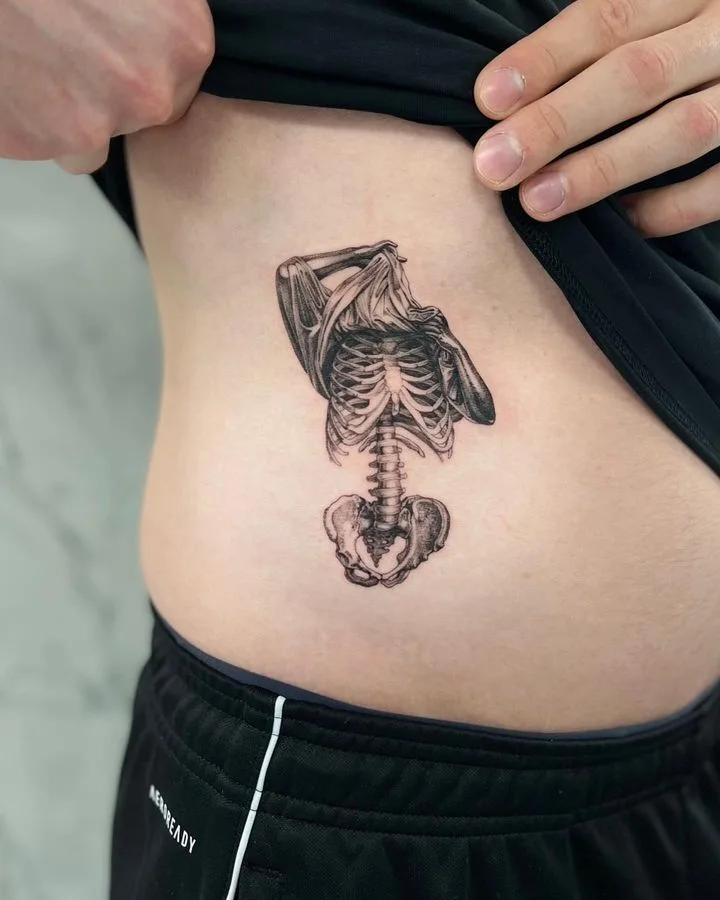 Artista del tatuaggio Amalie