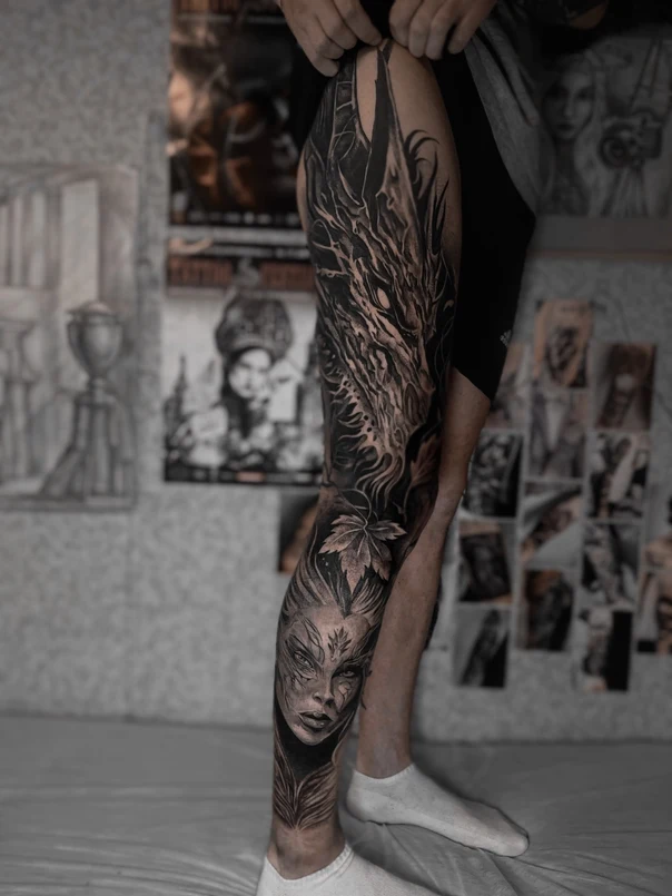 Чёрно-серая Dragon, Face tattoo на Full leg