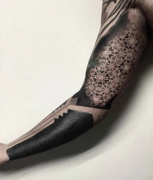 Blackwork Geometric, Abstract tattoo on Forearm