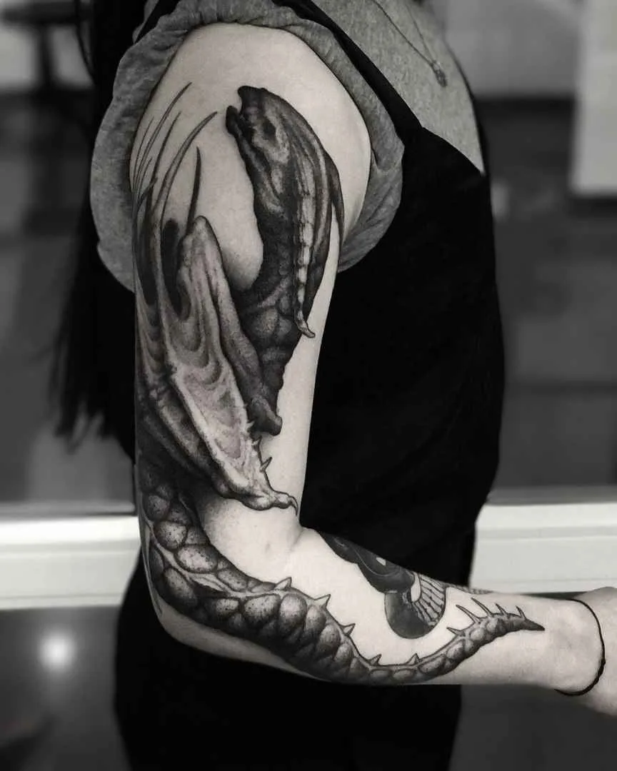 tatuatore Deni Aktemirov tatuaggi neri e bianchi autentici | tattoo artist Deni Aktemirov black&grey realistic authors tattoo