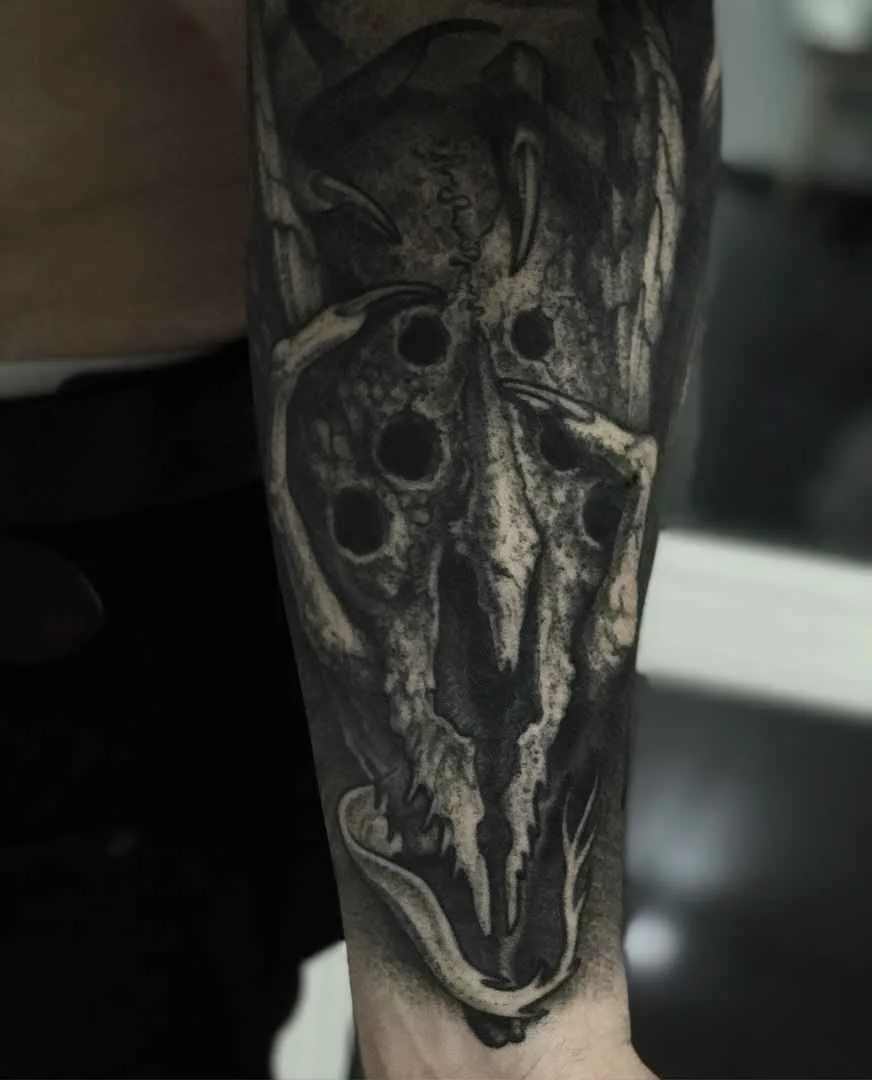 tatuatore Deni Aktemirov tatuaggi neri e bianchi autentici | tattoo artist Deni Aktemirov black&grey realistic authors tattoo