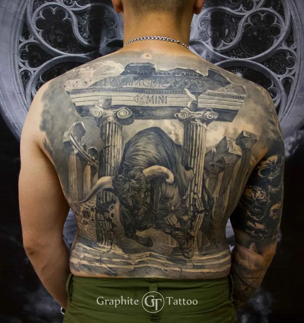 tatuista Andrey Lukyanov neri e bianco realismo tatuaggio | tattoo artist Lukyanov Andrey black&grey realistic tattoo
