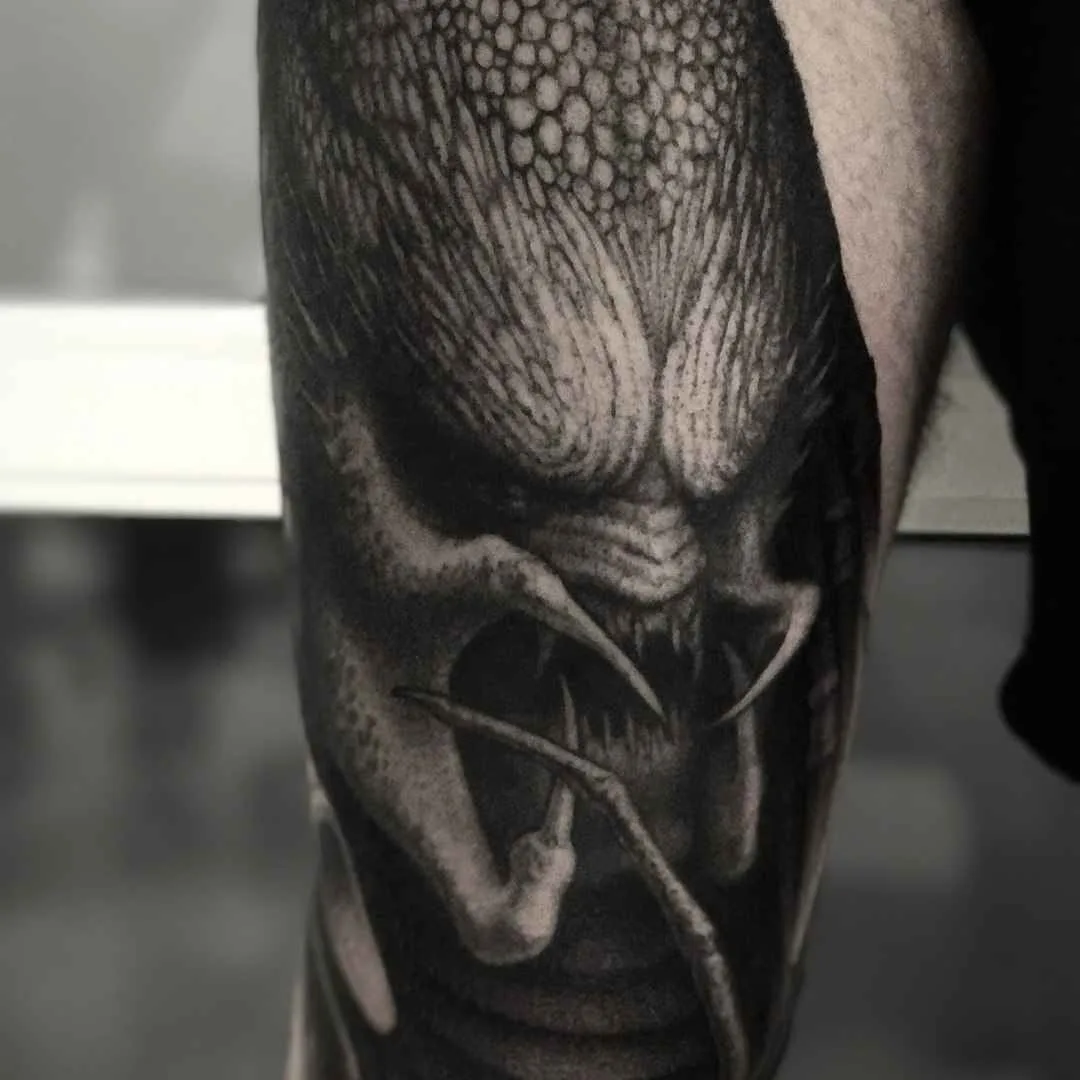tatuatore Deni Aktemirov tatuaggi neri e bianchi autentici | tattoo artist Deni Aktemirov black&grey realistic authors tattoo