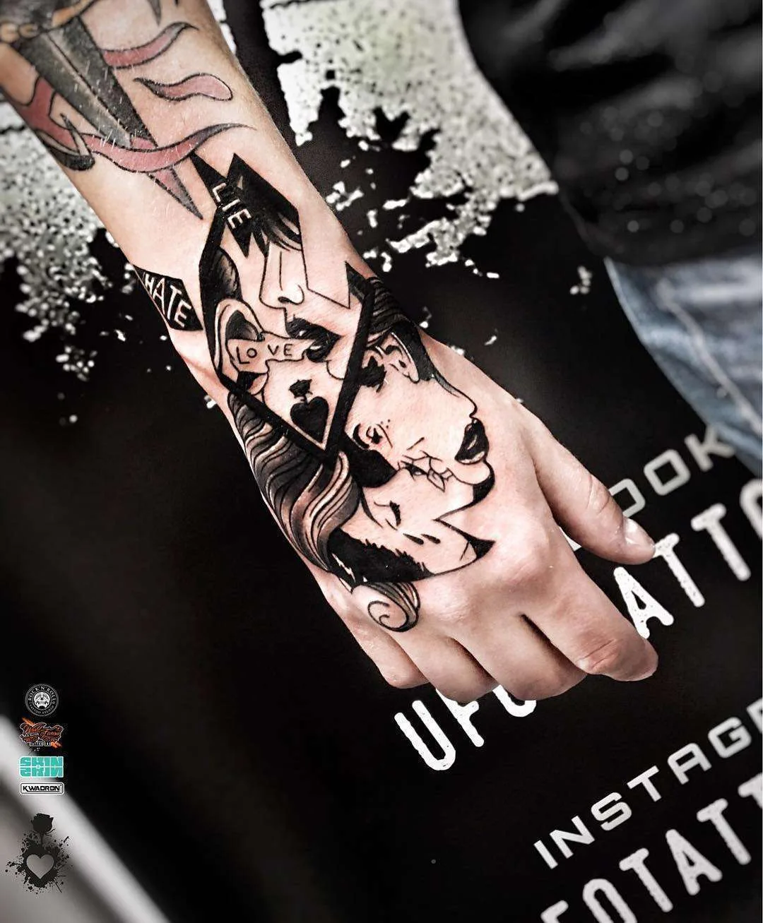 Tatuagem do artista tatuador Ufo, estilo blackwork do autor | Polônia