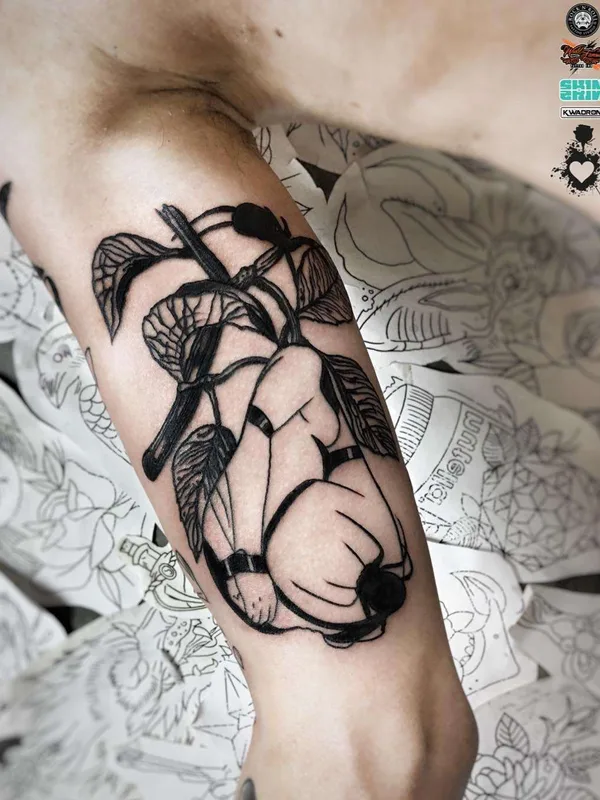 black blackwork 纹身 在 forearm #21221 | 纹身师 Ufo Tattoo