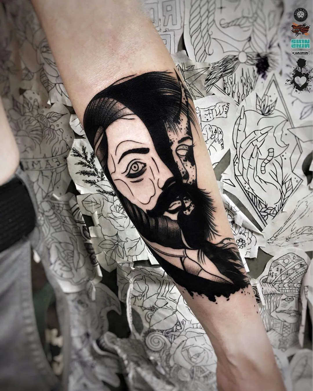 Tatuagem do artista tatuador Ufo, estilo blackwork do autor | Polônia