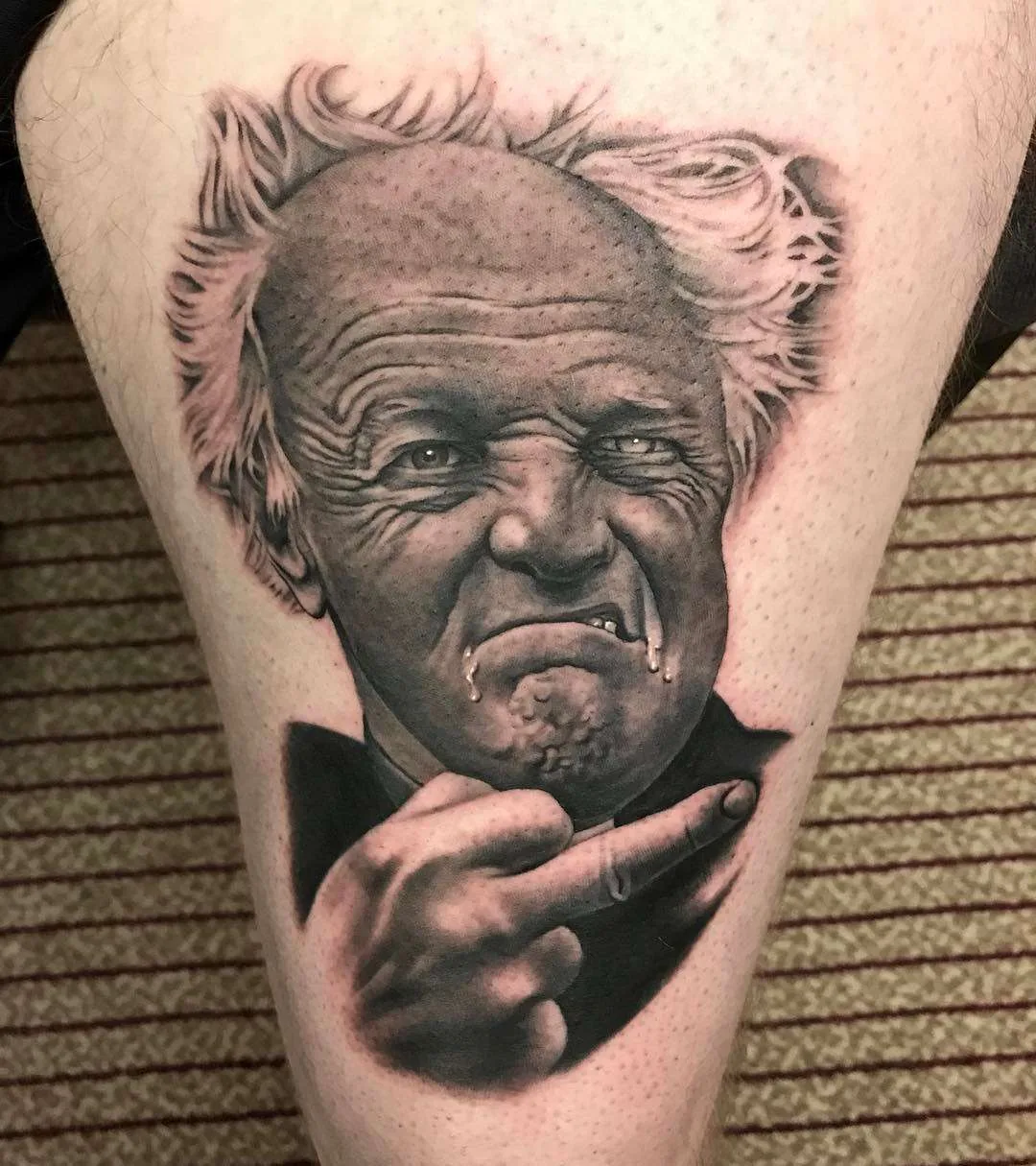 Artista de tatuagem e músico Bob Tyrrell, tatuagem realista preto e cinza | EUA