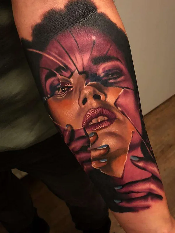 female color realism tatouage sur forearm #21291 | Artiste tatoueur Christos Zorbas
