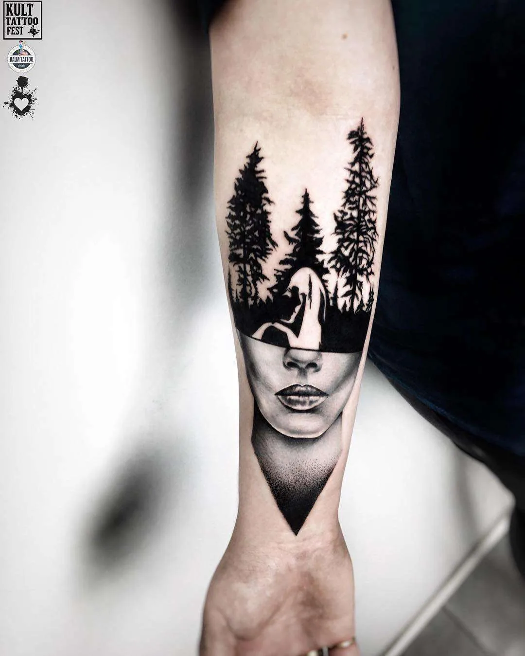 Tatuagem do artista tatuador Ufo, estilo blackwork do autor | Polônia