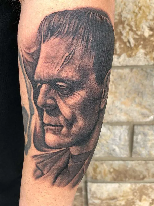 black and grey realism Tatuagem em forearm #21661 | Tatuador Bob Tyrrell