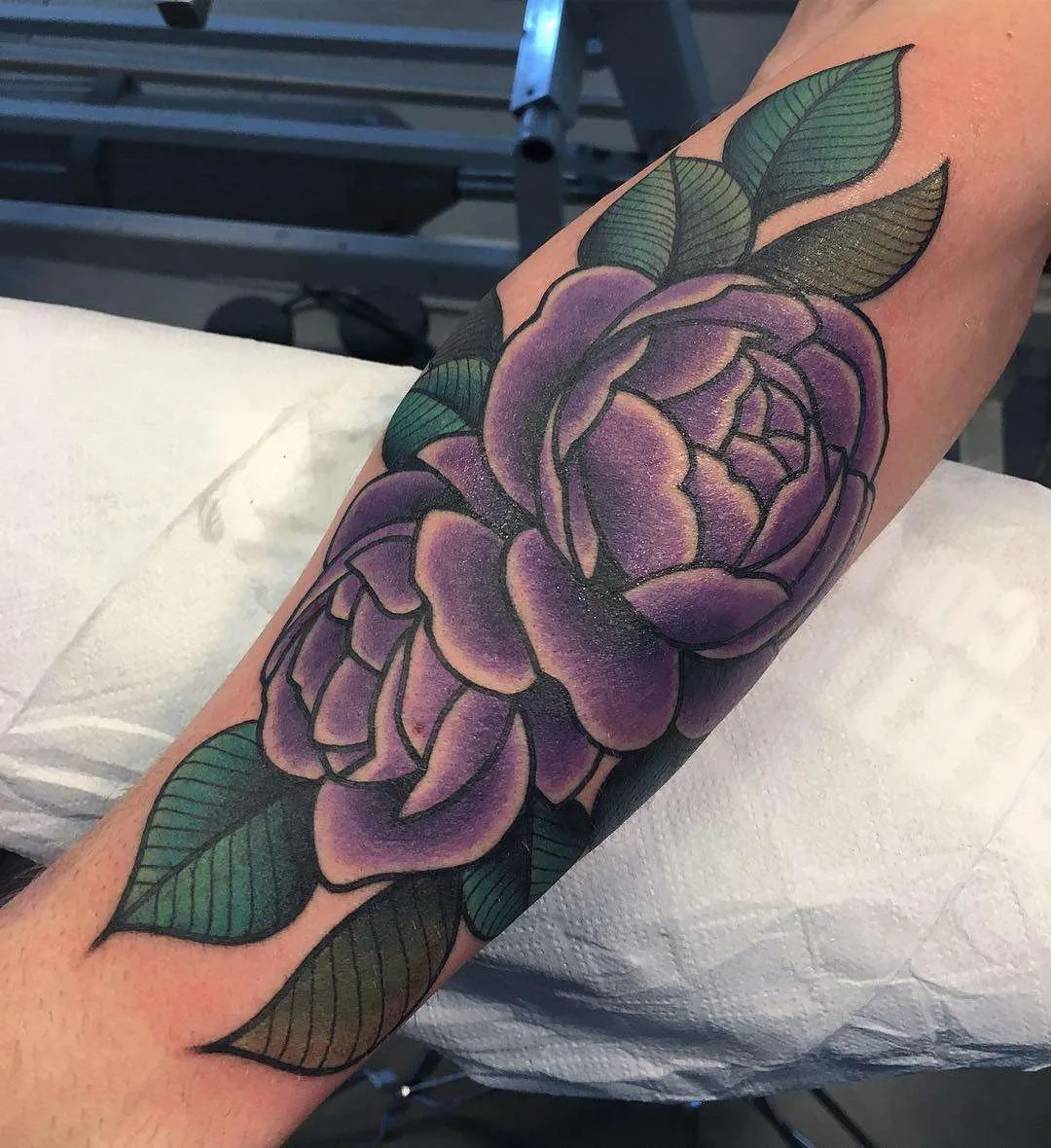 Tattoo artist Filip Henningsson, color traditional tattoo, old school | Sweden