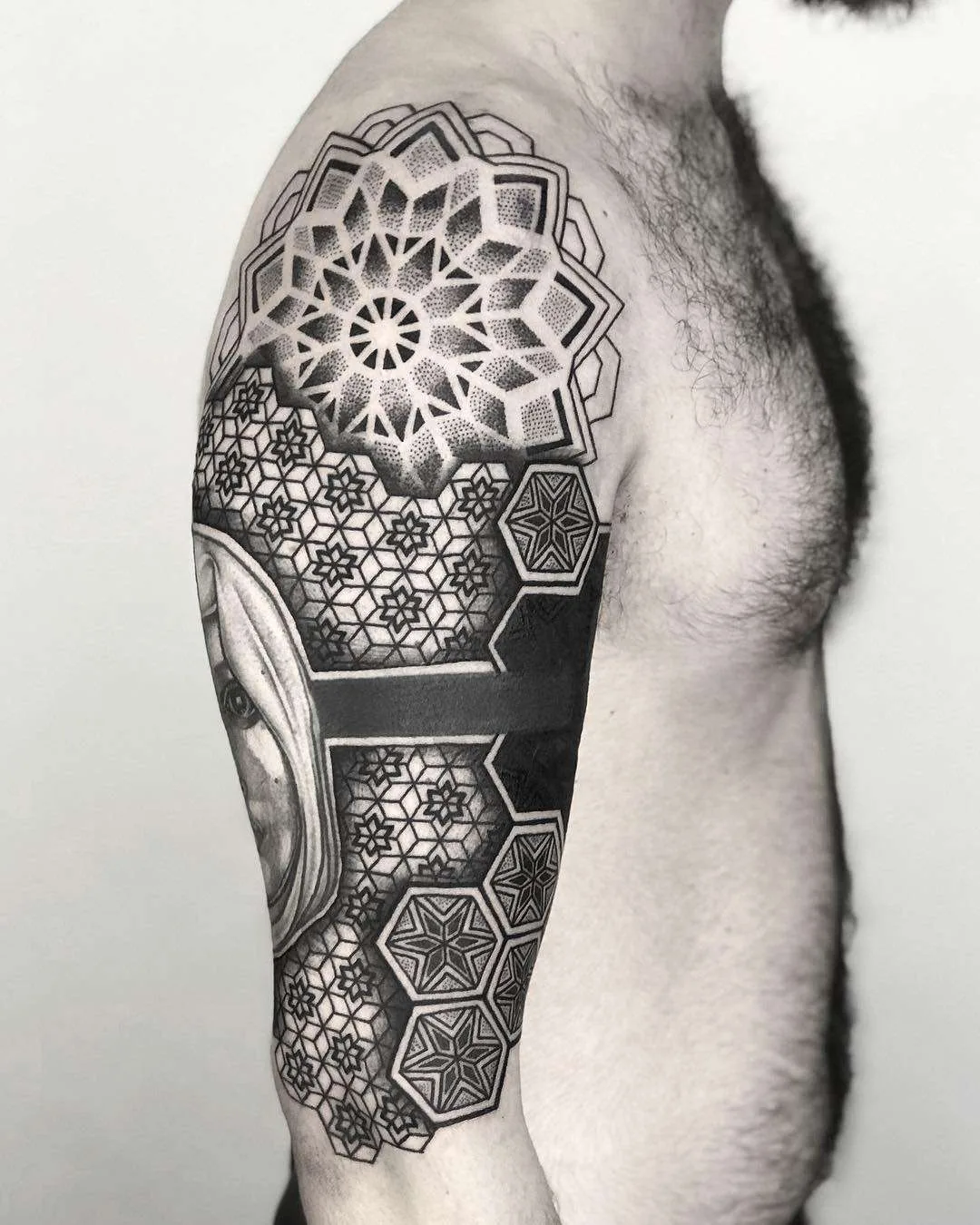 Tattoo artist Caco Menegaz, authors style blackwork ornamental tattoo | Brazil