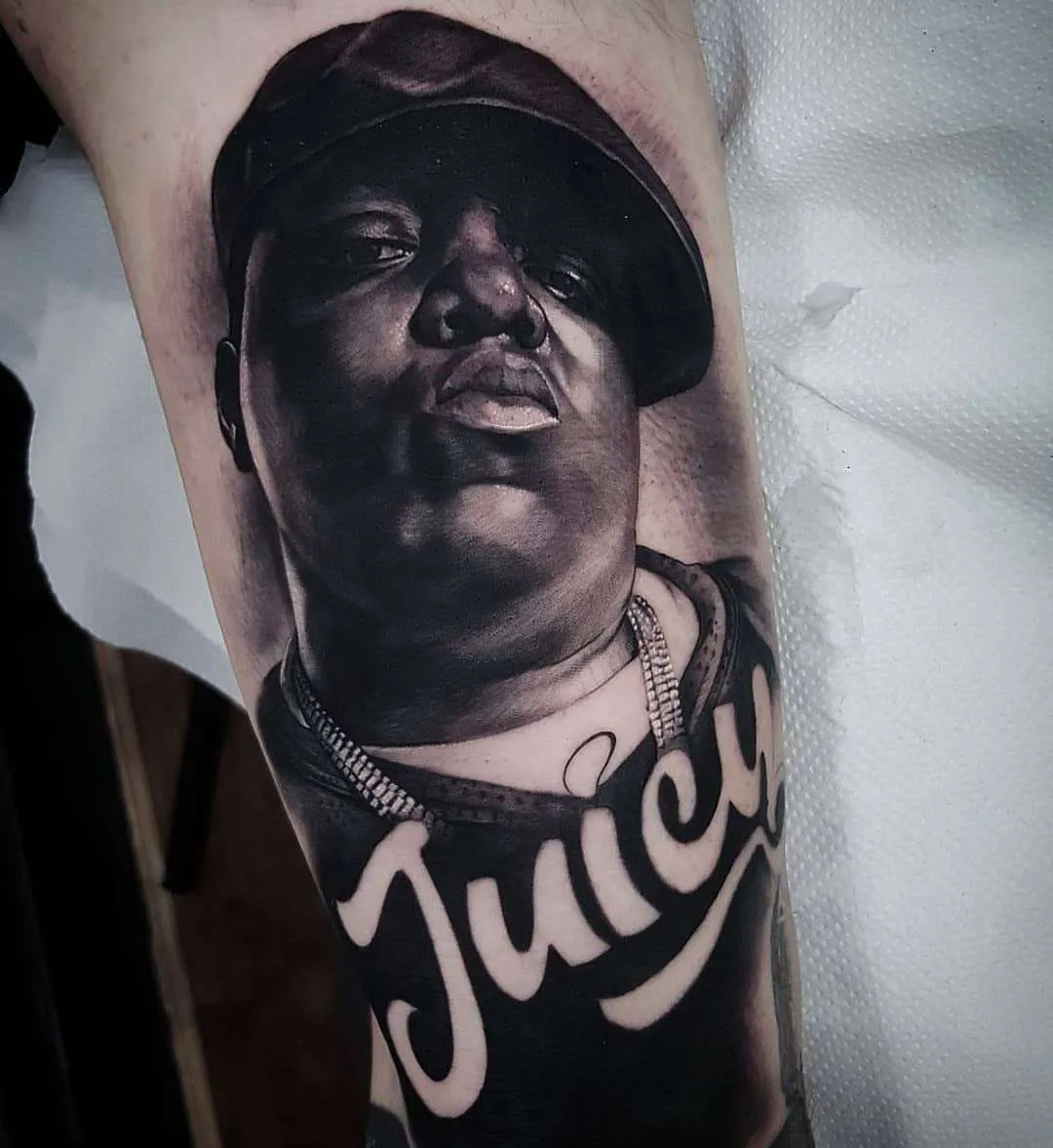 Artista de tatuagem Nick Imms, tatuagem de portrêito preto e cinza realista, surrealismo | Inglaterra