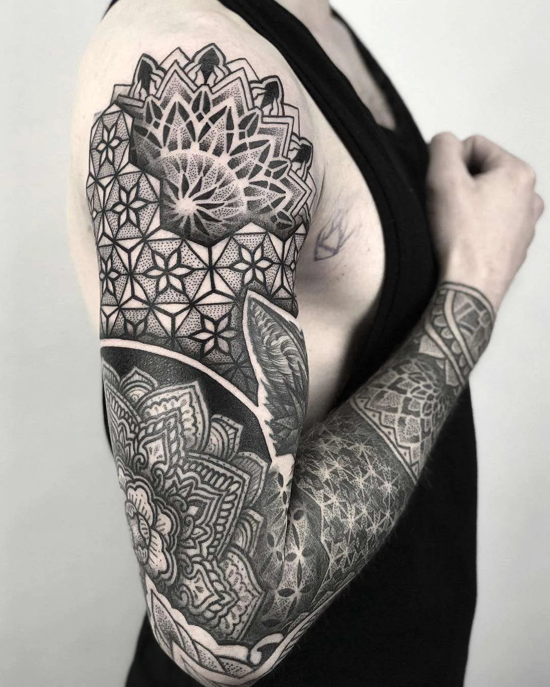 Tattoo artist Caco Menegaz, authors style blackwork ornamental tattoo | Brazil