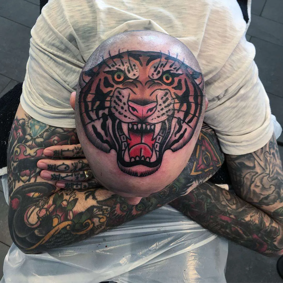 Tattoo artist Filip Henningsson, color traditional tattoo, old school | Sweden