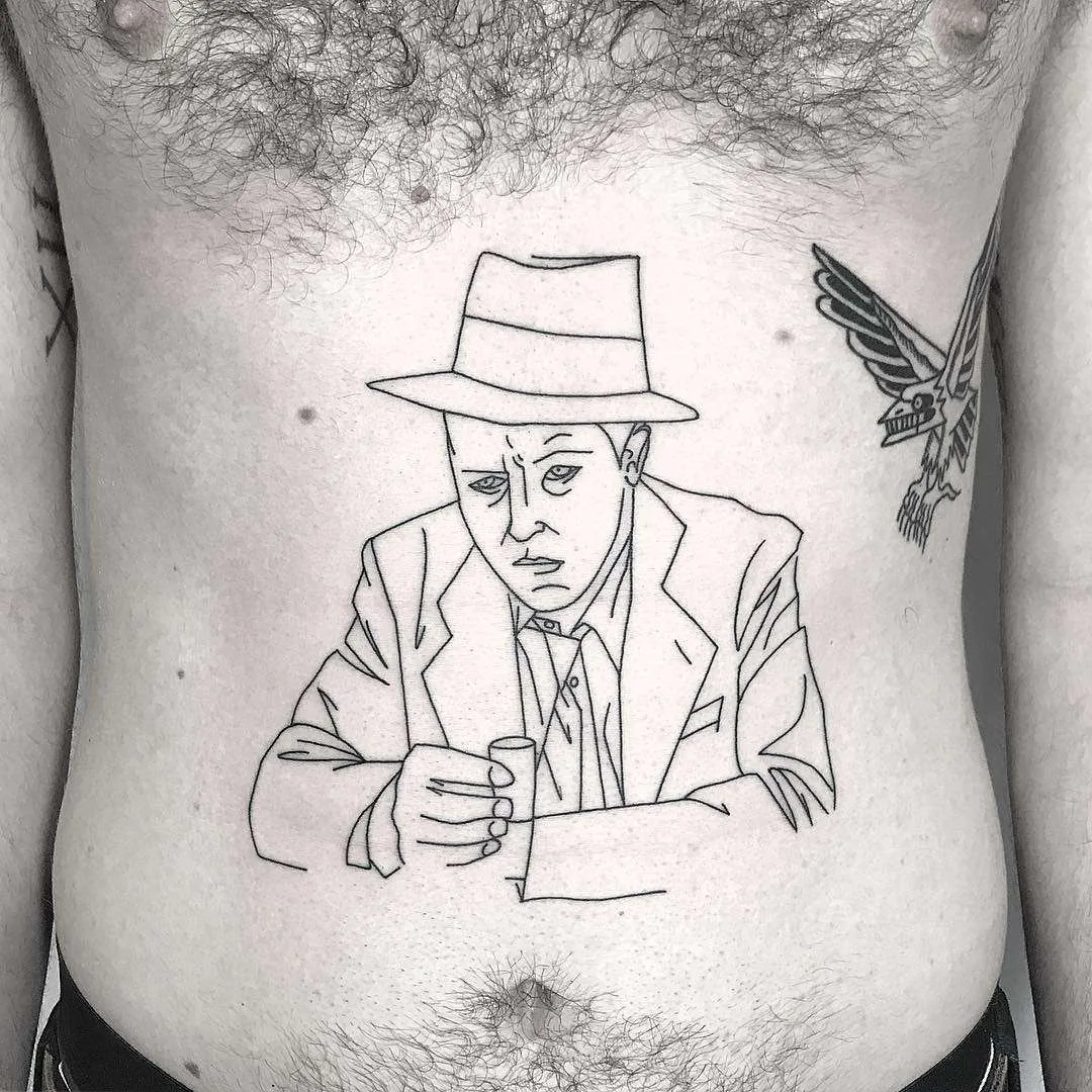 Tatuador Caleb Kilby, estilo abstract linework tatuagem | Reino Unido