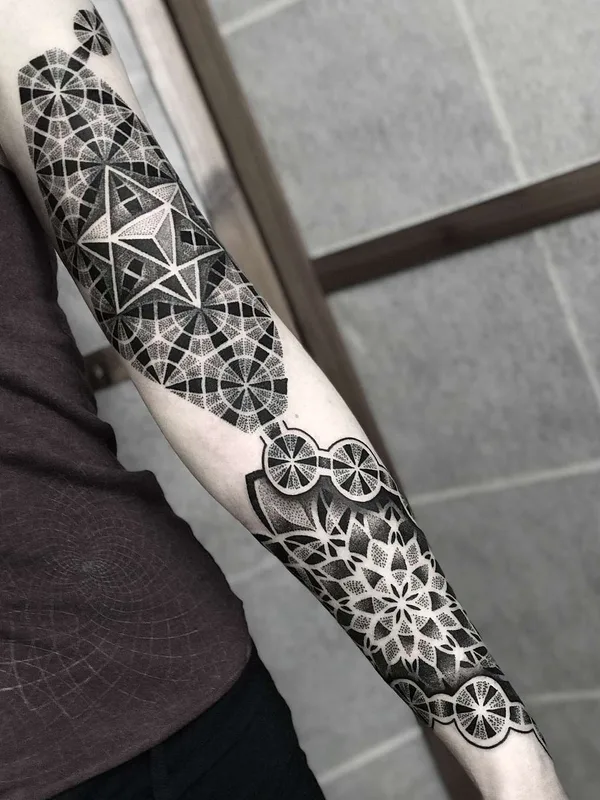 black and grey geometric Tatuagem em forearm #21878 | Tatuador Caco Menegaz