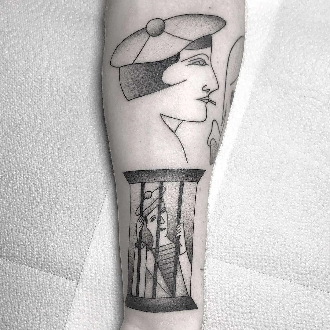 Tatuador Caleb Kilby, estilo abstract linework tatuagem | Reino Unido