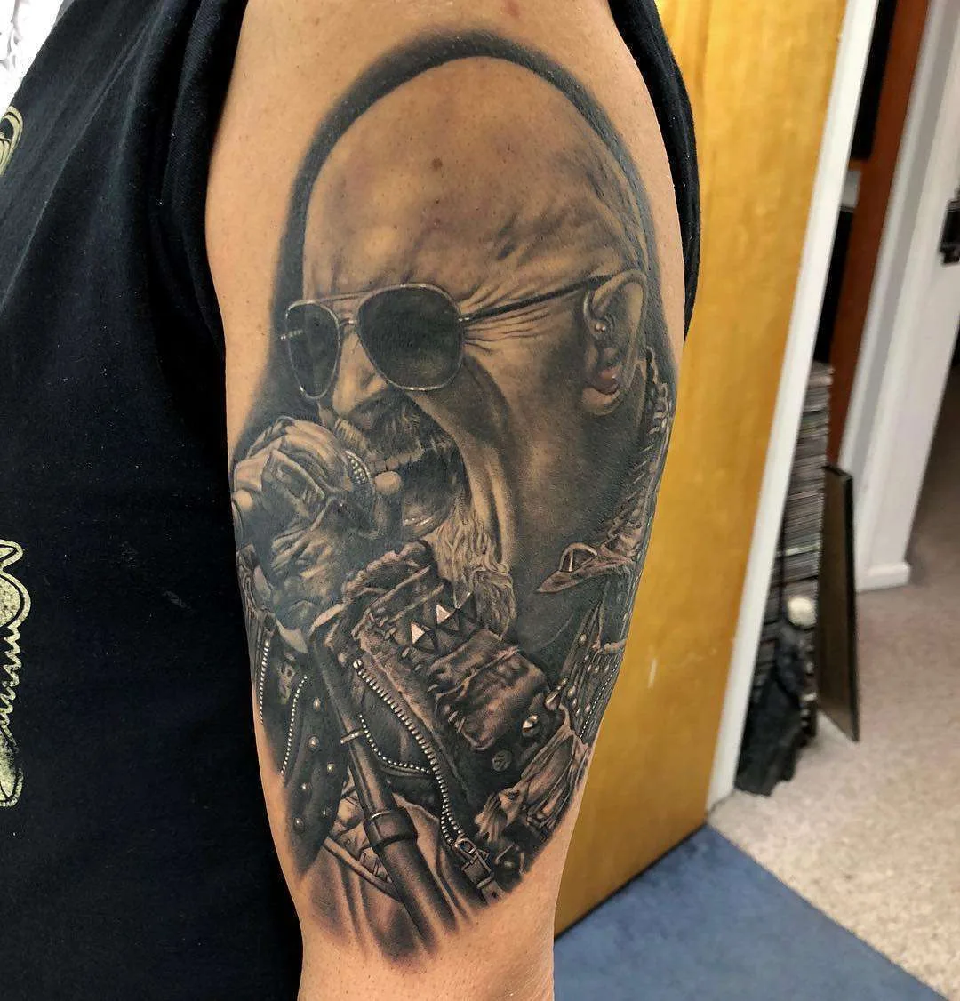 Artista de tatuagem e músico Bob Tyrrell, tatuagem realista preto e cinza | EUA