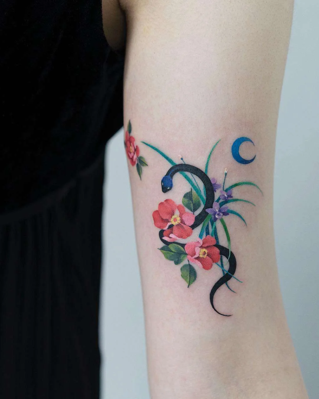 Tatuagem artista Zihee , estilo de autor color minimalista realista tatuagem | Coreia